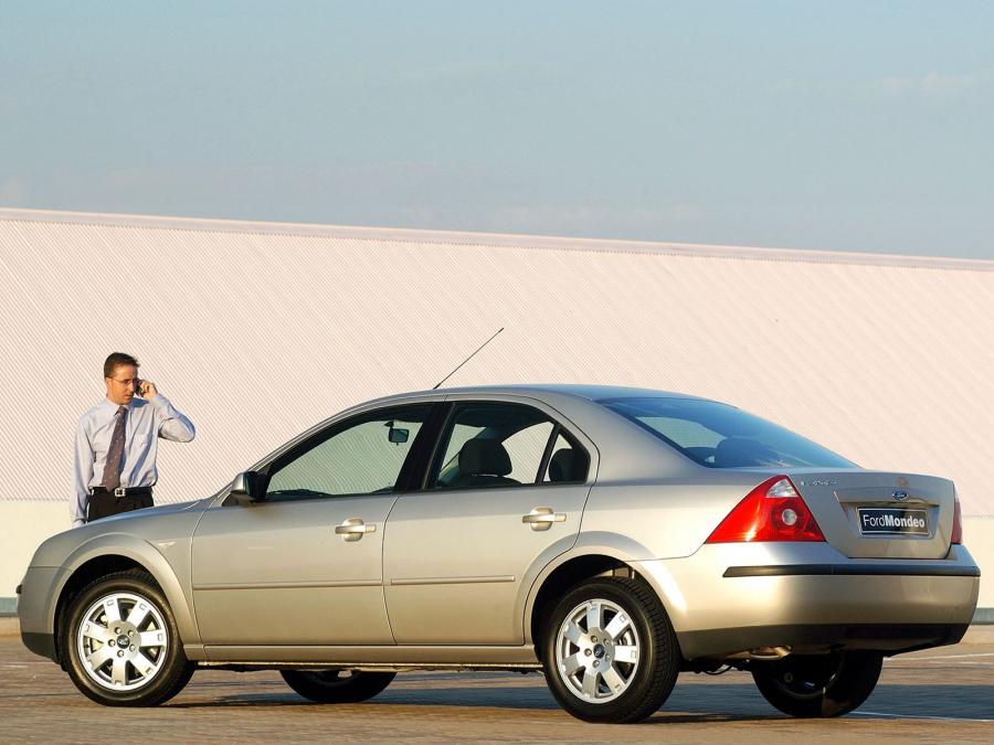  Ford Mondeo Sedan 2004 года  (ZA) (фото 4 из 9)